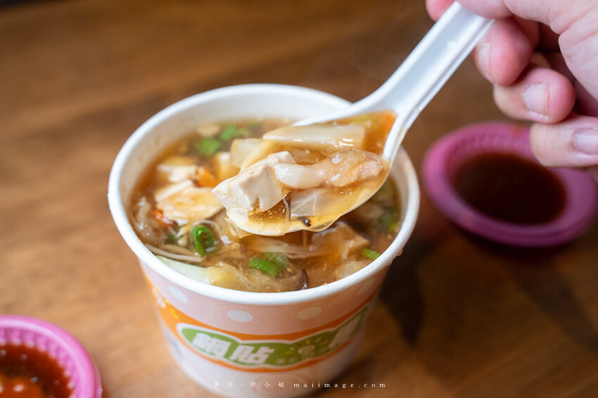 黃金傳奇水餃｜板橋黃昏市場的水餃專賣店，30年的老味道水餃、鍋貼、水煎包都好吃，板橋江子翠捷運站美食推