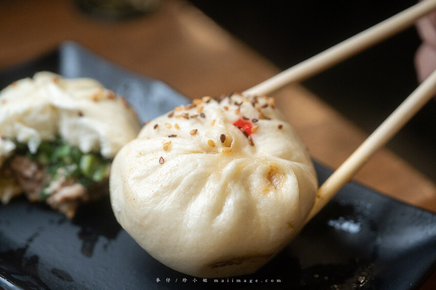 黃金傳奇水餃｜板橋黃昏市場的水餃專賣店，30年的老味道水餃、鍋貼、水煎包都好吃，板橋江子翠捷運站美食推