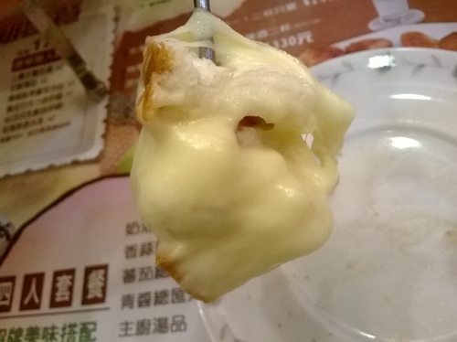 上癮異國小廚:你儂我儂的瑞士起司鍋&新北市政府marry christmas~上癮異國小廚 上癮異國小廚:你儂我儂的瑞士起司鍋&新北市政府marry christmas~上癮異國小廚