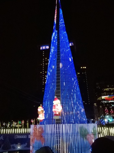 上癮異國小廚:你儂我儂的瑞士起司鍋&新北市政府marry christmas~上癮異國小廚 上癮異國小廚:你儂我儂的瑞士起司鍋&新北市政府marry christmas~上癮異國小廚