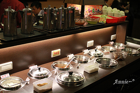 【挑剔味蕾】新北汐止。味自慢火鍋吃到飽─國民旅遊卡最後的扣打