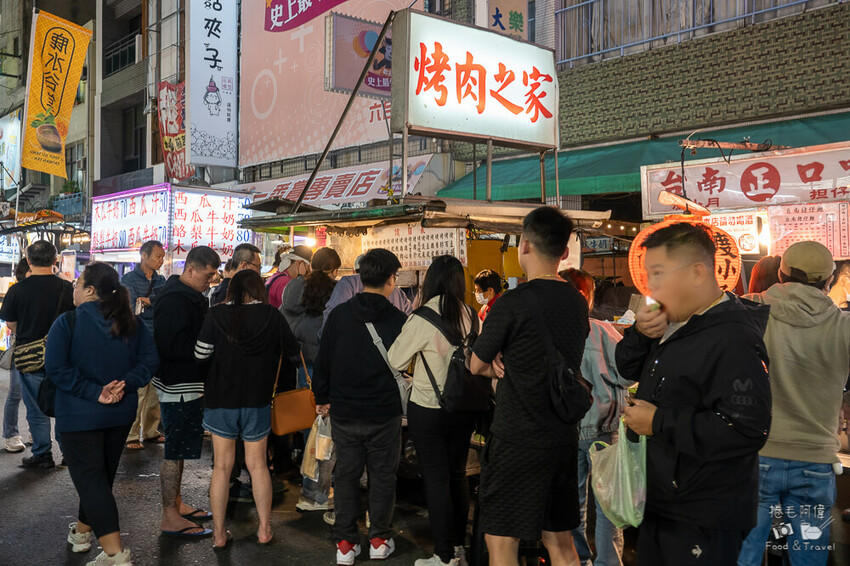 高雄六合夜市宵夜！平價炭烤老攤 烤肉之家必吃推薦，炭火秘醬香氣十足