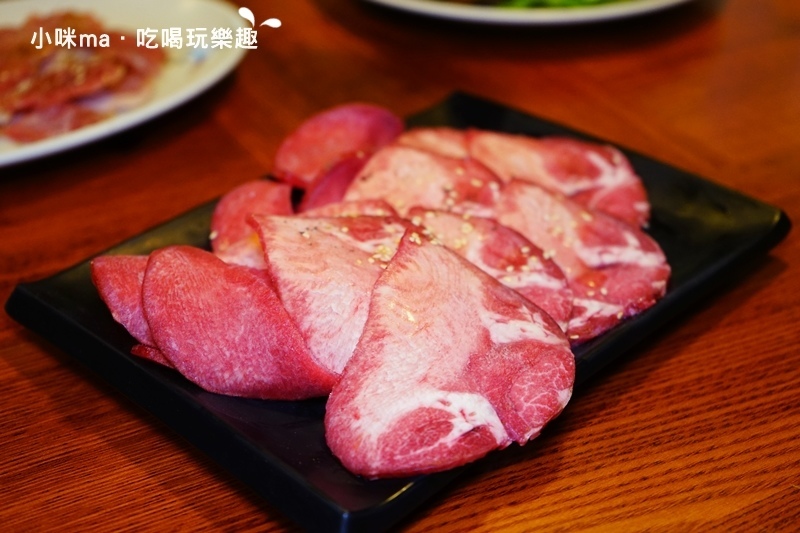 狠生氣日式燒肉冰淇淋吃到飽