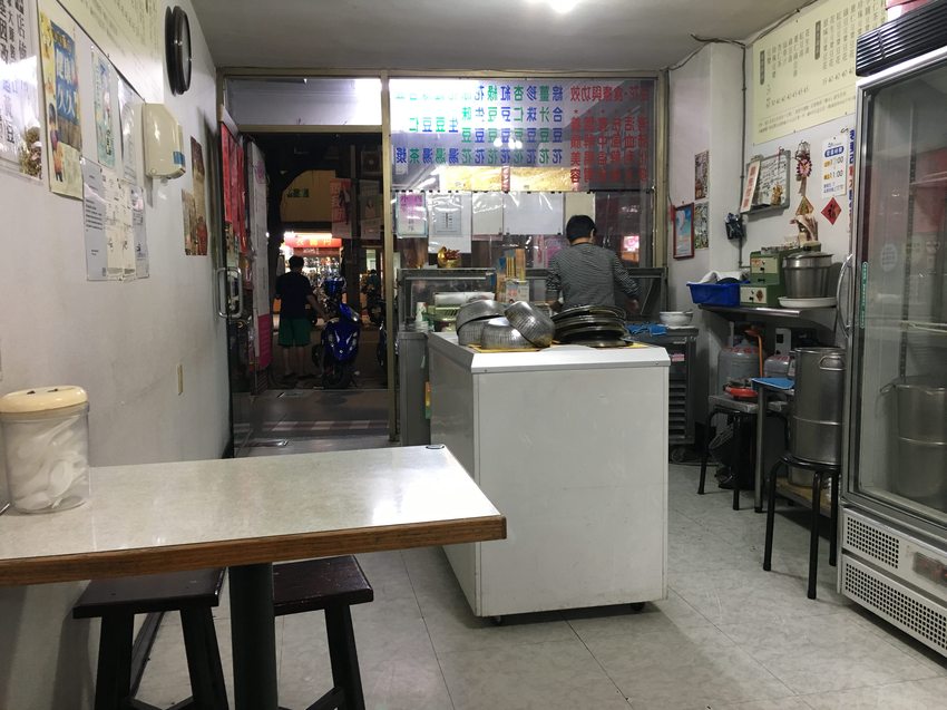 永和文化豆花內用座位 永和,頂溪,文化路,豆漿,豆花,永和豆漿,低熱量,低卡,珍珠,愛吃鬼芸芸,食尚玩家,非凡,樂華,夜市,我不是他媽媽,排隊,平價,銅板,美食