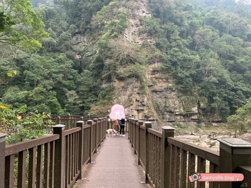 走路五分鐘就能抵達的神仙級美景,還是電影賽德克巴萊的拍攝地!景觀餐廳讓你邊欣賞美景,邊享用美食~丹尼的吃喝玩樂~