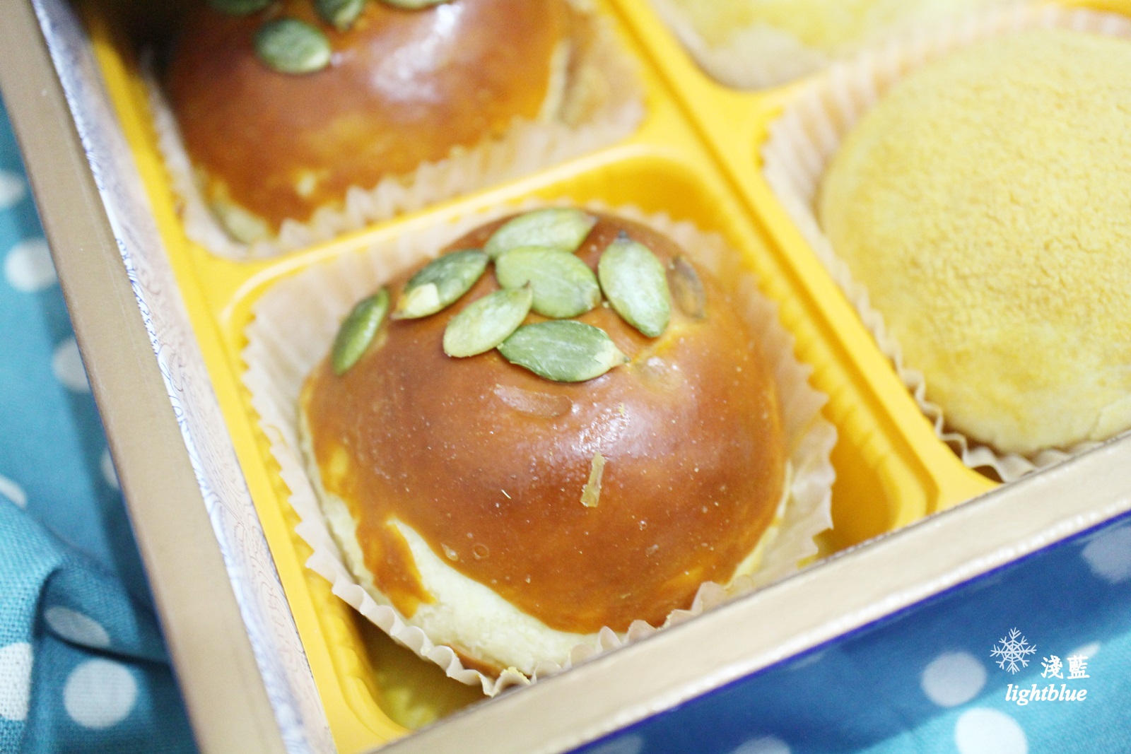 [ 永和美食 ] 淺藍 × 王師父月餅～金月娘、抹茶酥、松子酥，沒預訂就吃不到的排隊名店月餅