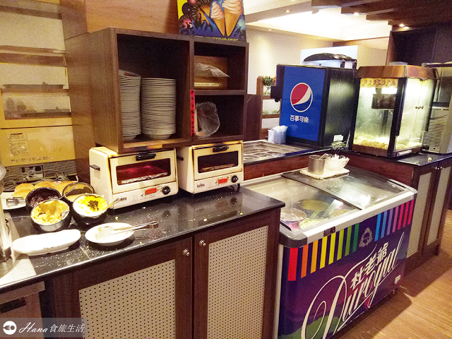 【新北三重】家堤牛排 | 中興橋旁 好吃的平價牛排和豬排 豐富無限供應20多項沙拉吧、冰淇淋、爆米花、飲料、水果、麵包等