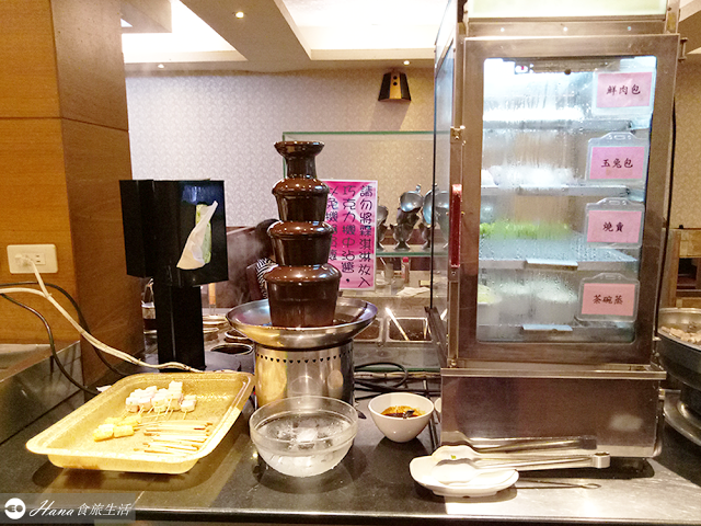 【新北三重】家堤牛排 | 中興橋旁 好吃的平價牛排和豬排 豐富無限供應20多項沙拉吧、冰淇淋、爆米花、飲料、水果、麵包等