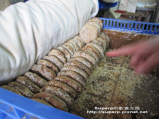 [小店食記]東門市場的馬叔餅舖：絕品芝麻醬燒餅夾牛肉