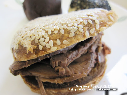 [小店食記]東門市場的馬叔餅舖：絕品芝麻醬燒餅夾牛肉