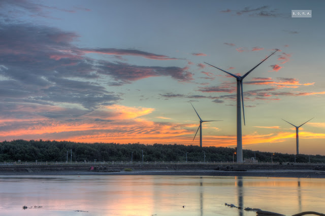 台中清水 高美濕地 傻傻衝美景，迷霧夕陽、火燒雲、霞光乍現
