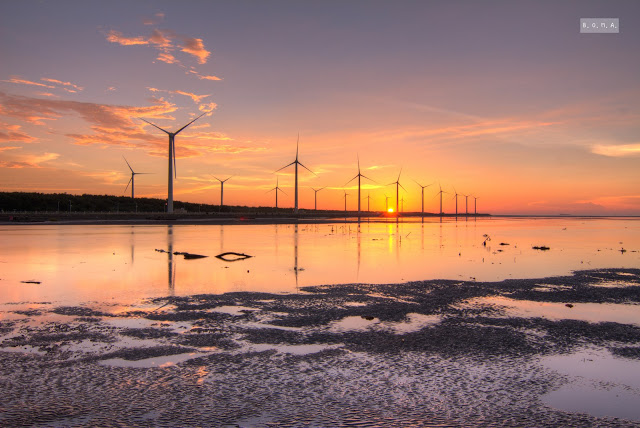 台中清水 高美濕地 傻傻衝美景，迷霧夕陽、火燒雲、霞光乍現