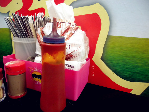 今大魯肉飯：【新北市三重區。小吃】今大魯肉飯 三重在地人的好滋味  魯肉飯好好吃! 價錢親民 愛吃滷肉飯者不可錯過