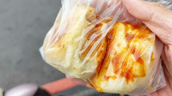 孫記素食水煎包｜超大顆水煎包，煎的酥黃１顆只要８元，ＣＰ值爆高