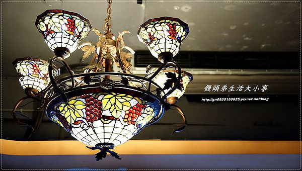 亞米小鎮(三重店)：【食記/新北市】異國鄉村風格~來與胡桃鉗約會吧♪♪亞米小鎮♪♪