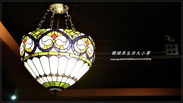 亞米小鎮(三重店)：【食記/新北市】異國鄉村風格~來與胡桃鉗約會吧♪♪亞米小鎮♪♪