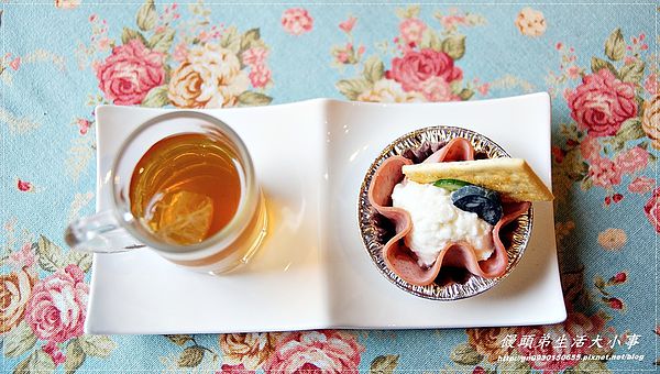 亞米小鎮(三重店)：【食記/新北市】異國鄉村風格~來與胡桃鉗約會吧♪♪亞米小鎮♪♪