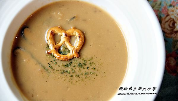 亞米小鎮(三重店)：【食記/新北市】異國鄉村風格~來與胡桃鉗約會吧♪♪亞米小鎮♪♪
