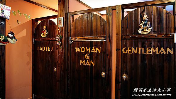 亞米小鎮(三重店)：【食記/新北市】異國鄉村風格~來與胡桃鉗約會吧♪♪亞米小鎮♪♪