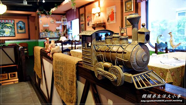 亞米小鎮(三重店)：【食記/新北市】異國鄉村風格~來與胡桃鉗約會吧♪♪亞米小鎮♪♪