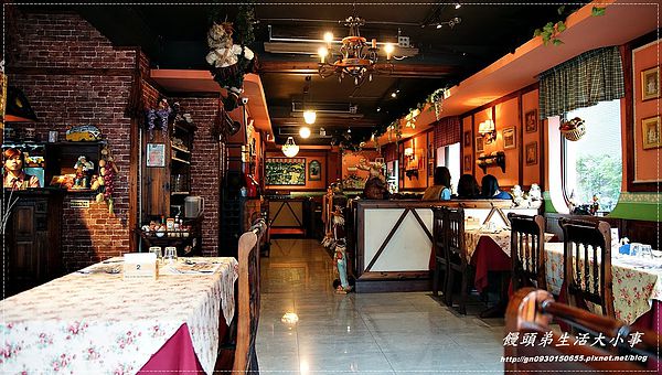 亞米小鎮(三重店)：【食記/新北市】異國鄉村風格~來與胡桃鉗約會吧♪♪亞米小鎮♪♪