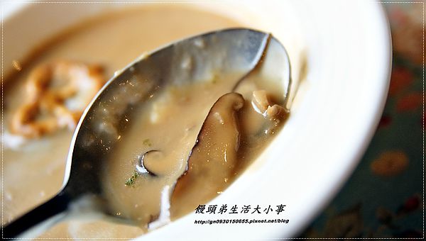 亞米小鎮(三重店)：【食記/新北市】異國鄉村風格~來與胡桃鉗約會吧♪♪亞米小鎮♪♪
