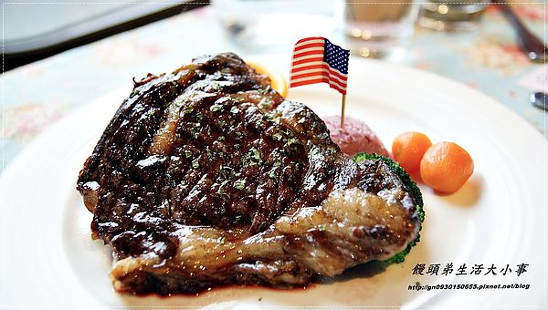 亞米小鎮(三重店)：【食記/新北市】異國鄉村風格~來與胡桃鉗約會吧♪♪亞米小鎮♪♪