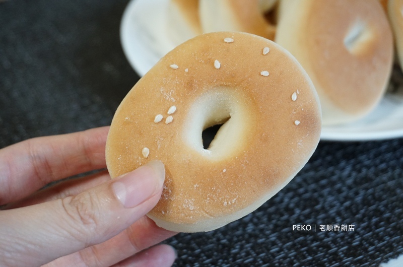 白鍾元台北.金牌鳳梨酥.新莊美食.老順香餅店.鹹光餅.白鍾元台灣.白鍾元 鳳梨酥.新莊鳳梨酥.街頭美食鬥士.新莊伴手禮.