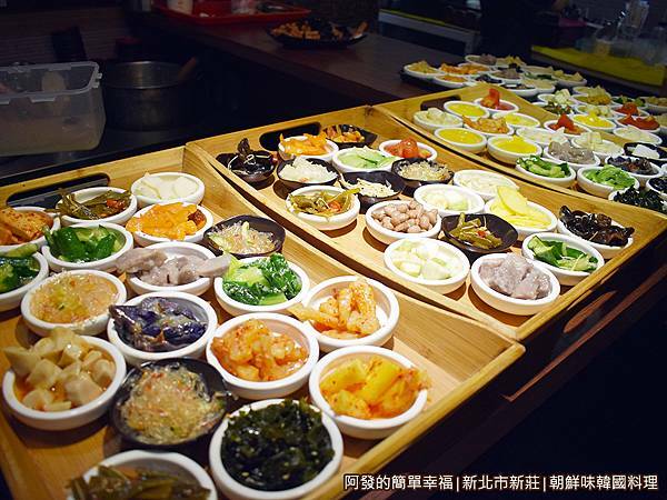 朝鮮味05-小菜區.JPG