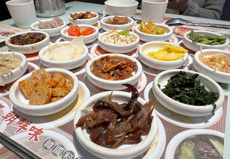 在地人激推!朝鮮味韓國料理 多達50種小菜任您吃到飽!