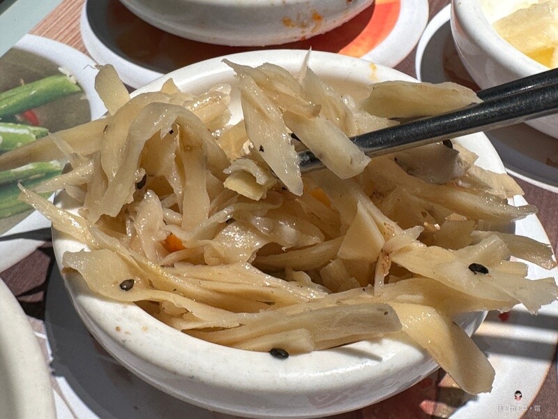 在地人激推!朝鮮味韓國料理 多達50種小菜任您吃到飽!