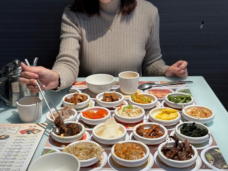 在地人激推!朝鮮味韓國料理 多達50種小菜任您吃到飽!