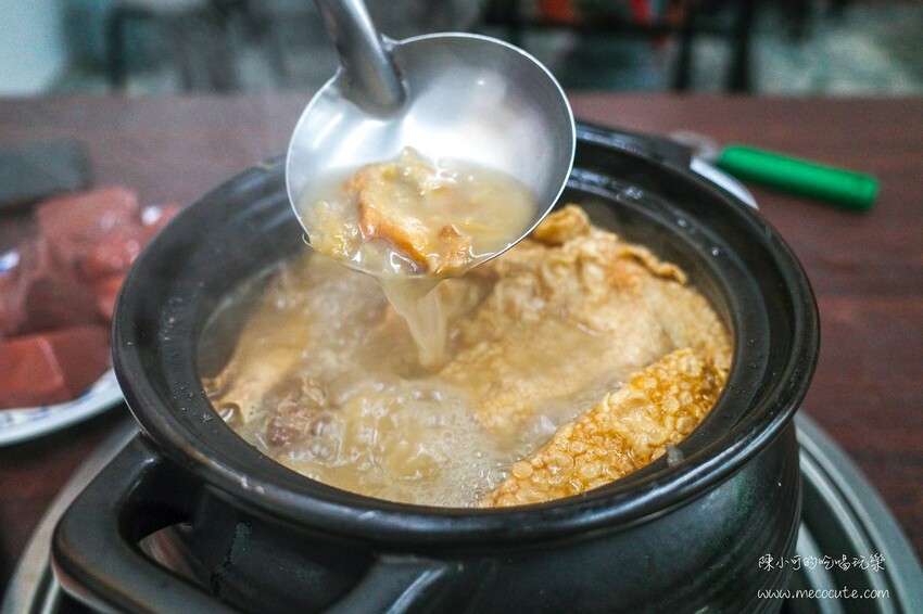 新北市新莊區薑很多好像不用錢，超濃厚薑母鴨鍋底，在地最強霸主就是這間！