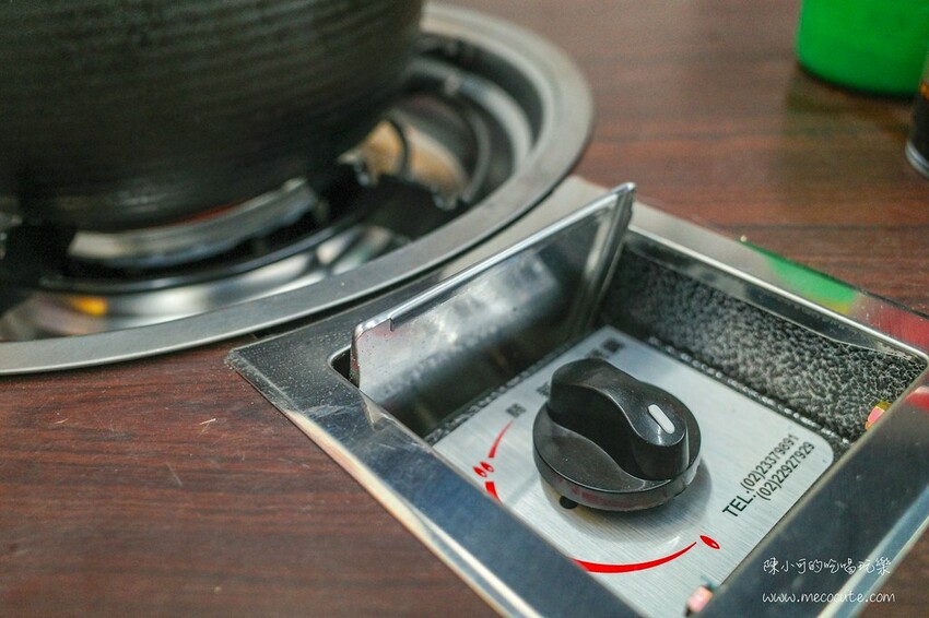 新北市新莊區薑很多好像不用錢，超濃厚薑母鴨鍋底，在地最強霸主就是這間！