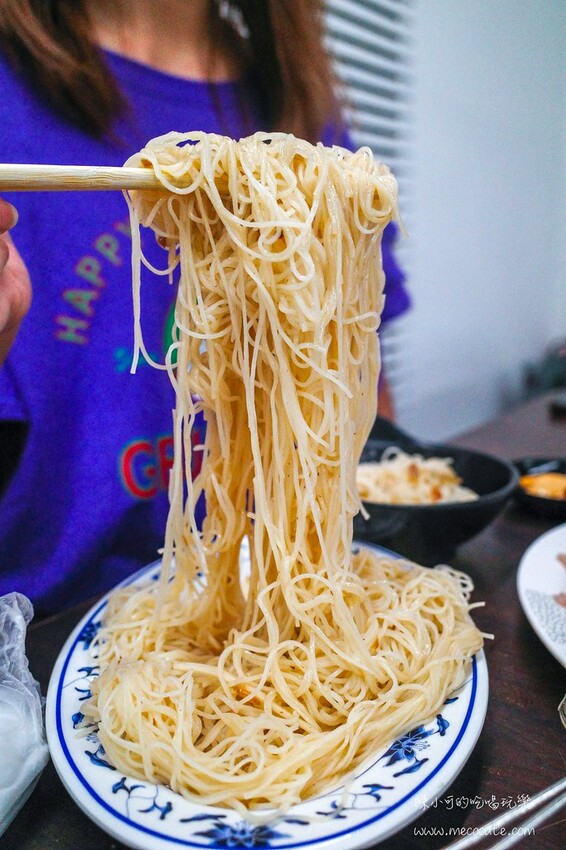 新北市新莊區薑很多好像不用錢，超濃厚薑母鴨鍋底，在地最強霸主就是這間！