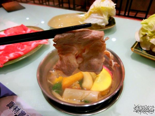 【新北。美食】新莊 / 悅來涮涮鍋，宵夜吃火鍋好地方，滷汁入味剛好的滷大腸，中港麥當勞對面