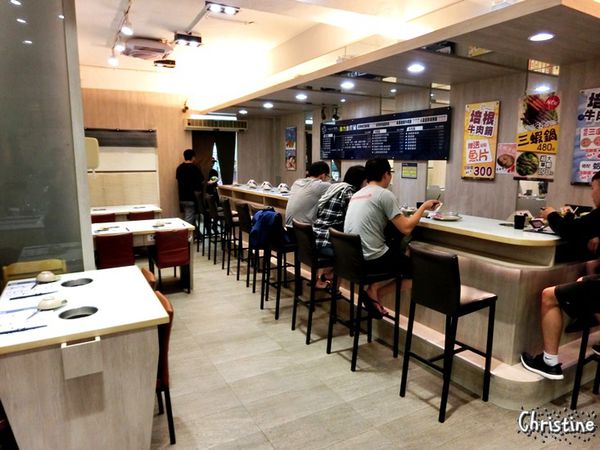 【新北。美食】新莊 / 悅來涮涮鍋，宵夜吃火鍋好地方，滷汁入味剛好的滷大腸，中港麥當勞對面