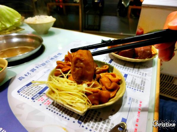 【新北。美食】新莊 / 悅來涮涮鍋，宵夜吃火鍋好地方，滷汁入味剛好的滷大腸，中港麥當勞對面