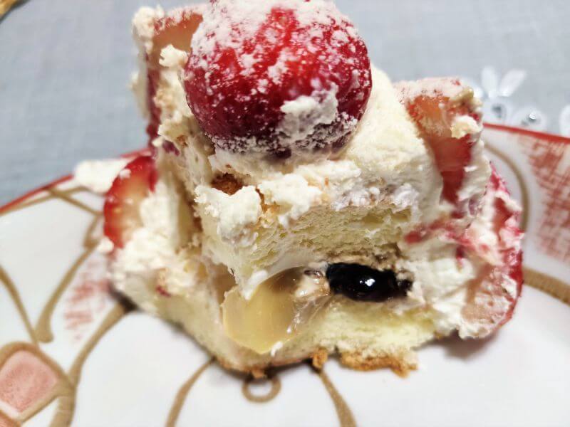 日月香蛋糕店 紅顏聖代