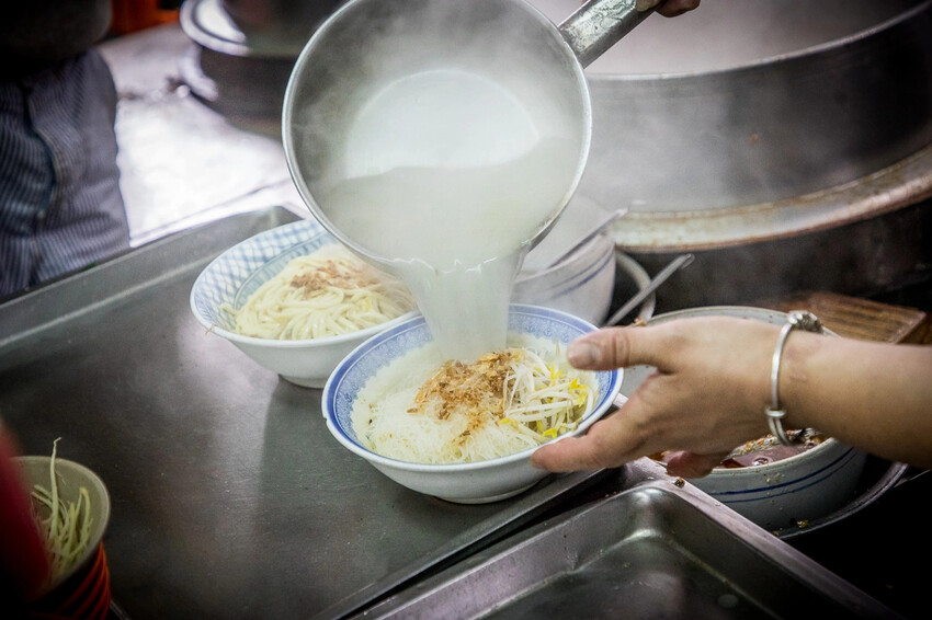 蘆洲美食推薦！大廟口切仔麵，在地人推崇老店，黑白切銅板價超划算