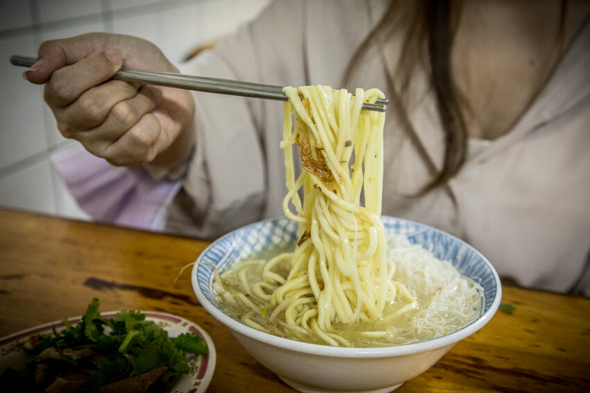 蘆洲美食推薦！大廟口切仔麵，在地人推崇老店，黑白切銅板價超划算
