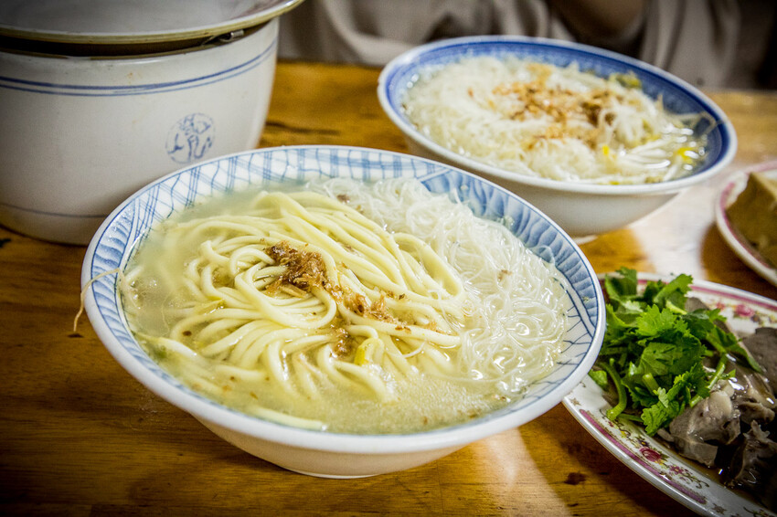 蘆洲美食推薦！大廟口切仔麵，在地人推崇老店，黑白切銅板價超划算