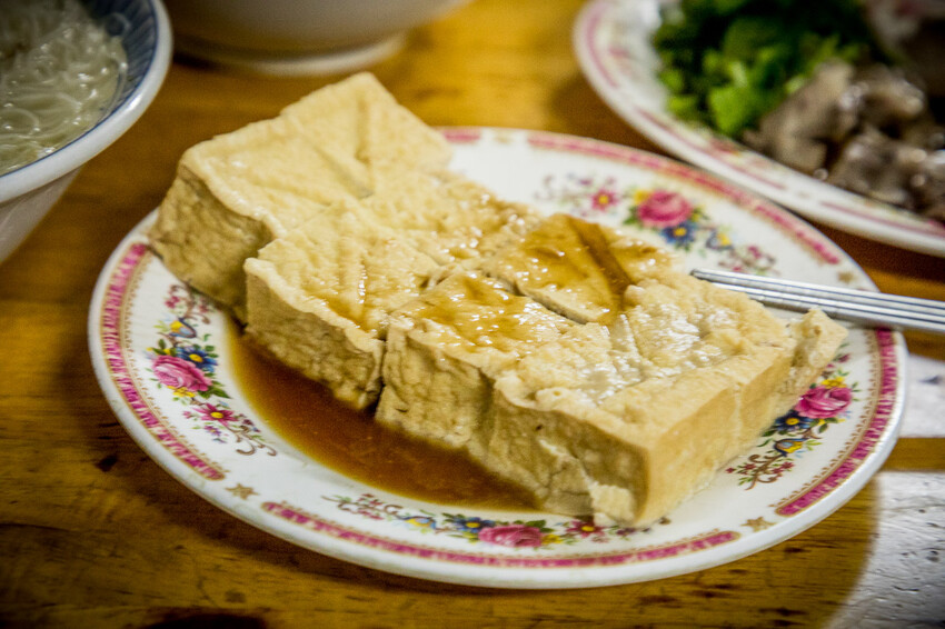 蘆洲美食推薦！大廟口切仔麵，在地人推崇老店，黑白切銅板價超划算