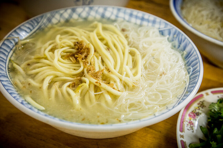 蘆洲美食推薦！大廟口切仔麵，在地人推崇老店，黑白切銅板價超划算