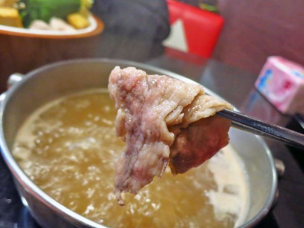 【蘆洲美食】正官木桶涮涮鍋-巨無霸份量的和牛火鍋店