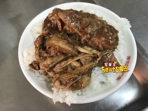 台中忠孝夜市美食爌肉飯》陳明統爌肉飯菜單價位大公開！老台中人都知道的正宗老字號爌肉飯~台中東區必吃美食小吃餐廳推薦。