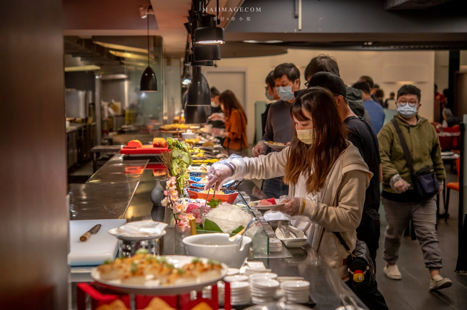 【台中美食】台中吃到飽推薦｜新天地崇德旗艦店樂食自助百匯～和牛火鍋＋百道生鮮百匯任你吃到飽。加＠LINE