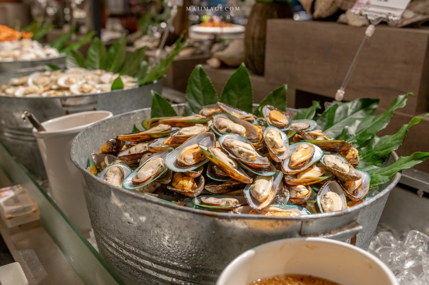 【台中美食】台中吃到飽推薦｜新天地崇德旗艦店樂食自助百匯～和牛火鍋＋百道生鮮百匯任你吃到飽。加＠LINE