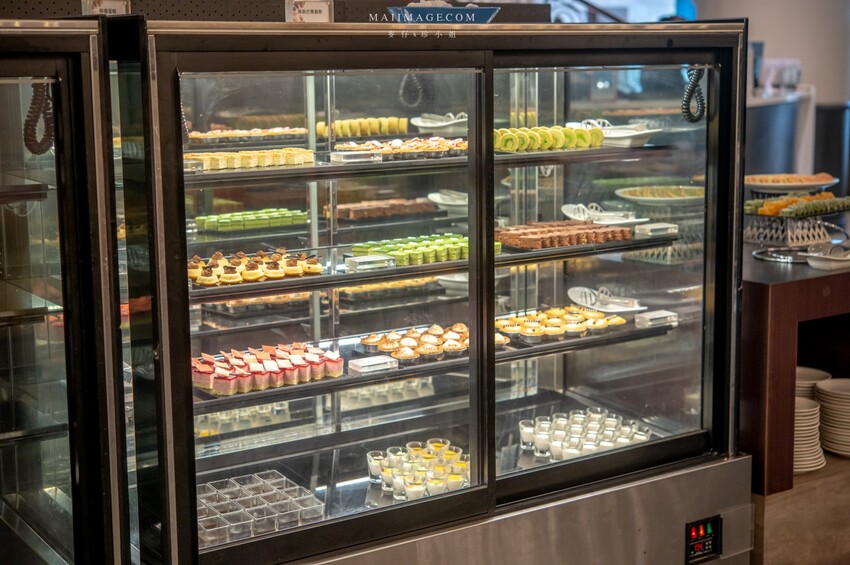 【台中美食】台中吃到飽推薦｜新天地崇德旗艦店樂食自助百匯～和牛火鍋＋百道生鮮百匯任你吃到飽。加＠LINE