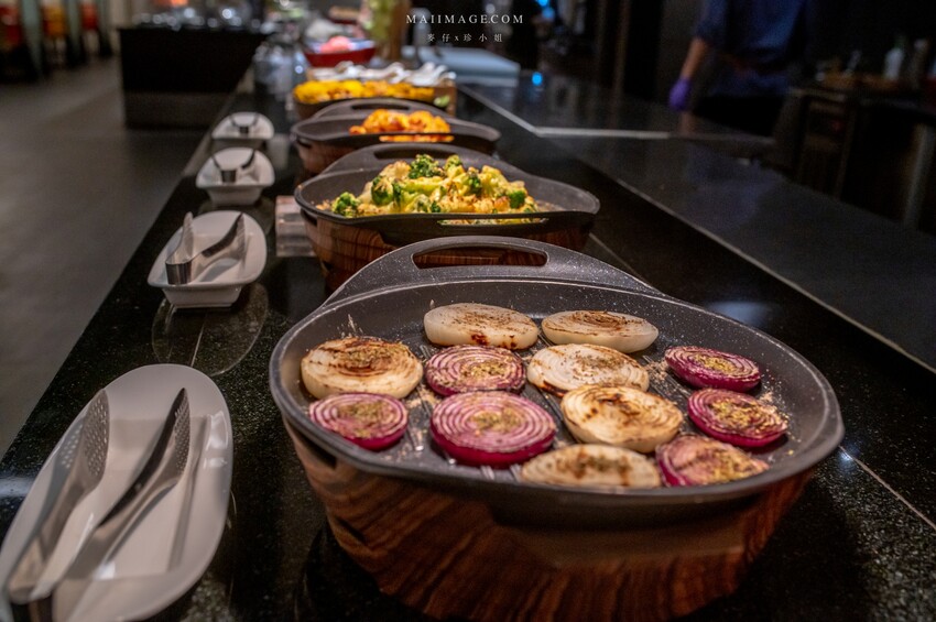 【台中美食】台中吃到飽推薦｜新天地崇德旗艦店樂食自助百匯～和牛火鍋＋百道生鮮百匯任你吃到飽。加＠LINE